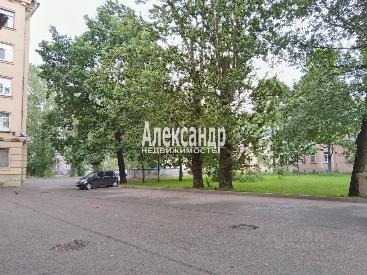 Продажа 3-комн квартиры на вторичном рынке Мгинская улица, 7