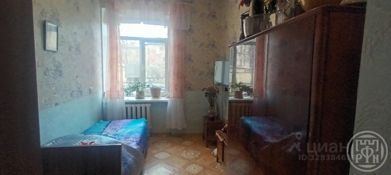Продажа 2-комн квартиры на вторичном рынке Кронштадт, Коммунистическая улица, 6