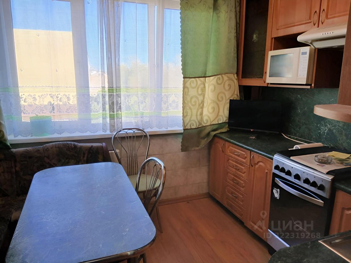 Аренда 2-комн квартиры на вторичном рынке Гатчина, улица Заводская, 3