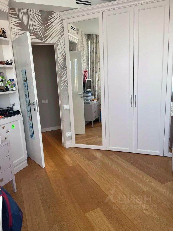 Продажа 4-комн квартиры на вторичном рынке Ленинский проспект, 67к1