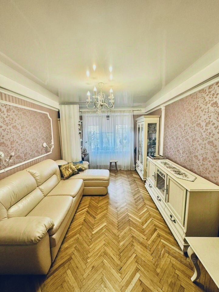 Продажа 3-комн квартиры на вторичном рынке Тихорецкий проспект, 27К2