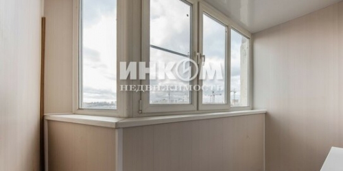 3-комн квартира ул Нарвская,  д. 1А,  к. 2
