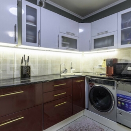 Продажа 3-комн квартиры на вторичном рынке Славы пр-кт,  д. 8