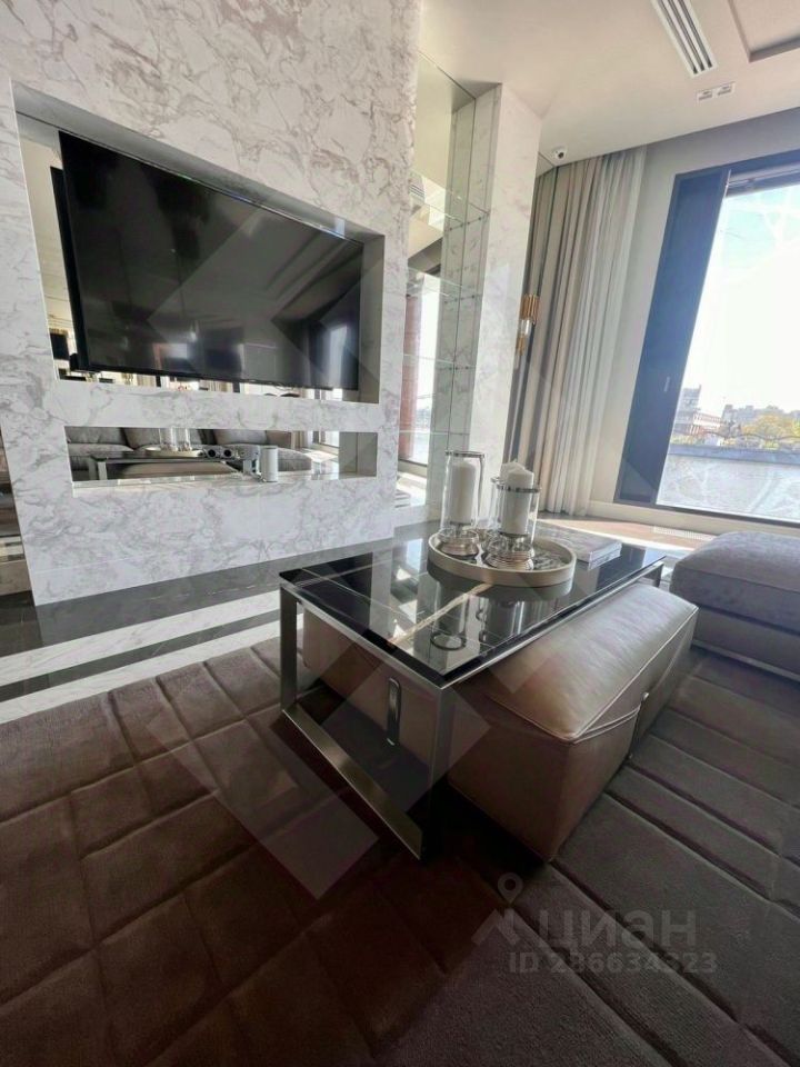 Продажа 3-комн квартиры на вторичном рынке Пречистенская набережная, 5