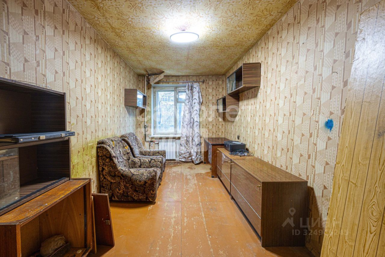 Продажа 3-комн квартиры на вторичном рынке Климовск мкр, проспект 50 лет Октября, 19А