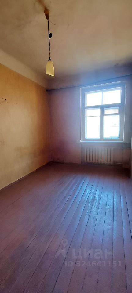 Продажа 3-комн квартиры на вторичном рынке Лобня, Лесная улица, 23