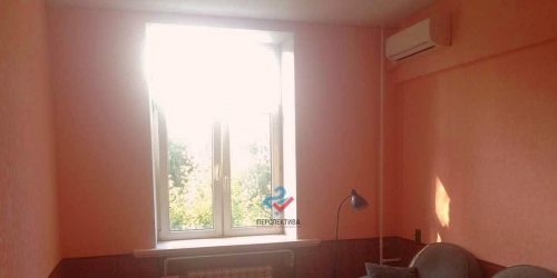 4-комн квартира улица Константинова, 28