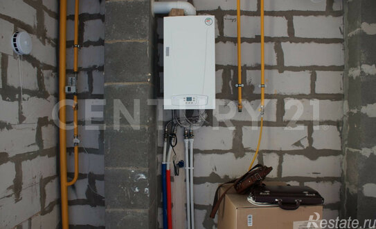 Продажа 2-комн квартиры на вторичном рынке Пикколово, Петровская улица,  д. 18 к2