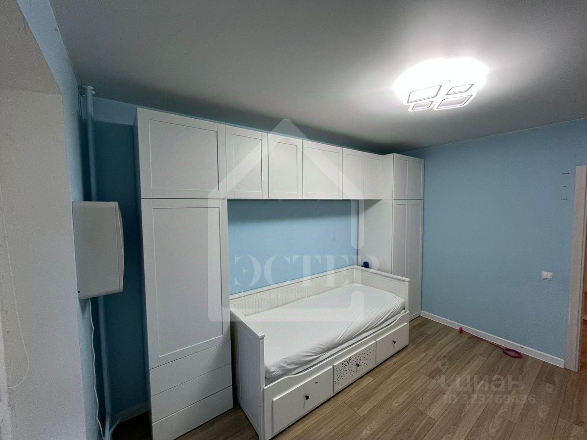 Продажа 3-комн квартиры на вторичном рынке Домостроительная улица, 14