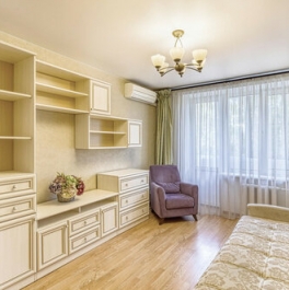 Продажа 3-комн квартиры на вторичном рынке Нахимовский пр-кт,  д. 38