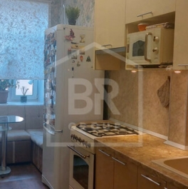 Продажа 2-комн квартиры на вторичном рынке 27-я линия,  д. 10