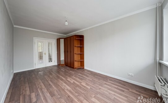 Продажа 3-комн квартиры на вторичном рынке Липецкая улица,  д. 7 к1