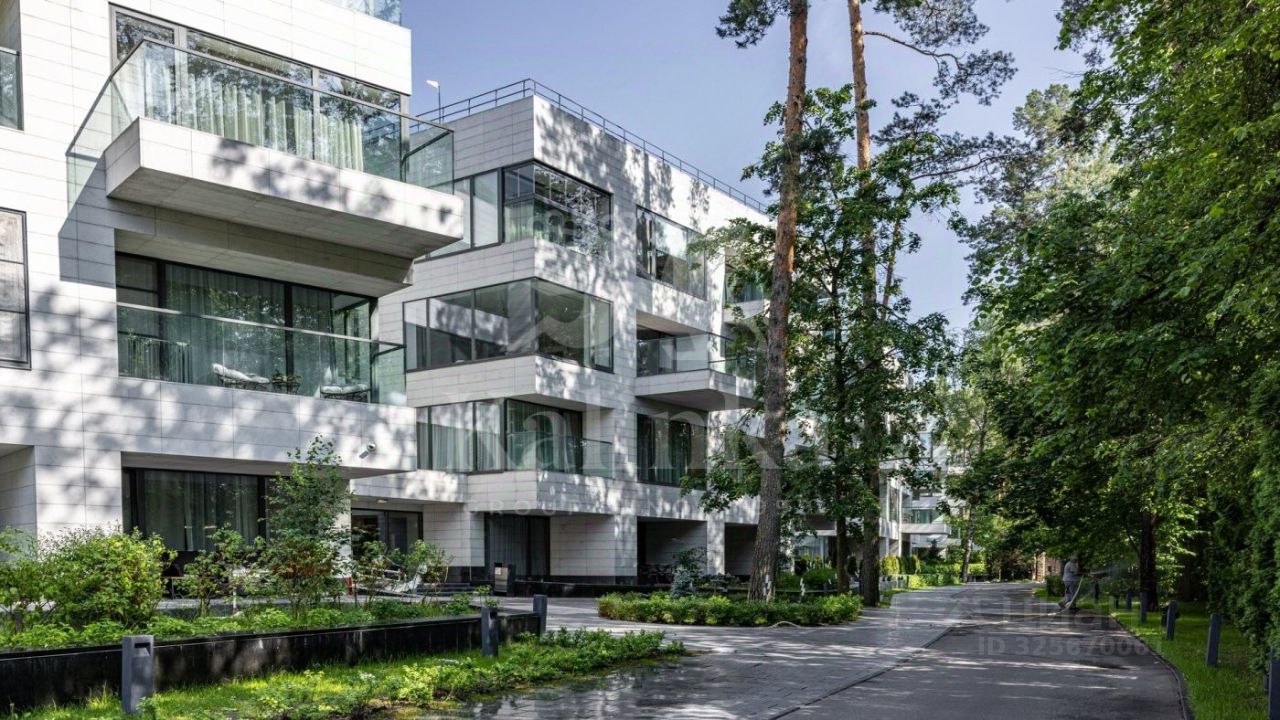 Продажа 2-комн квартиры на вторичном рынке д. Барвиха, Рублево-Успенское шоссе, 8-й км,  д. 117
