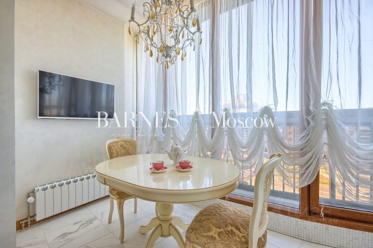 Продажа 4-комн квартиры на вторичном рынке улица Победы, 3