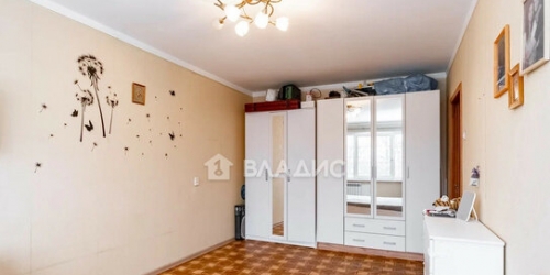 3-комн квартира улица Добровольцев,  д. 18