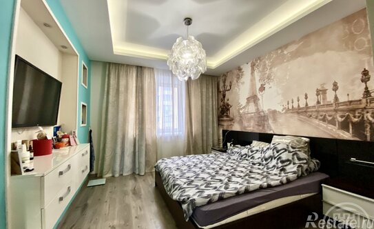 Продажа 3-комн квартиры на вторичном рынке Есенина ул,  д. 1,  к. 1