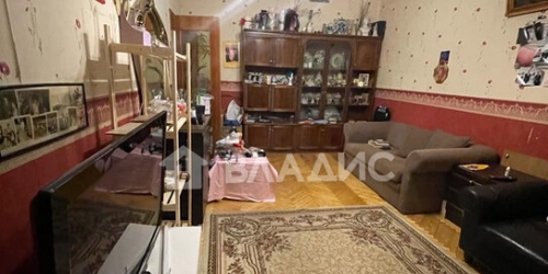 4-комн квартира улица Уткина,  д. 44