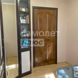 Продажа 3-комн квартиры на вторичном рынке микрорайон Северный, 1-я Коммунистическая улица,  д. 38