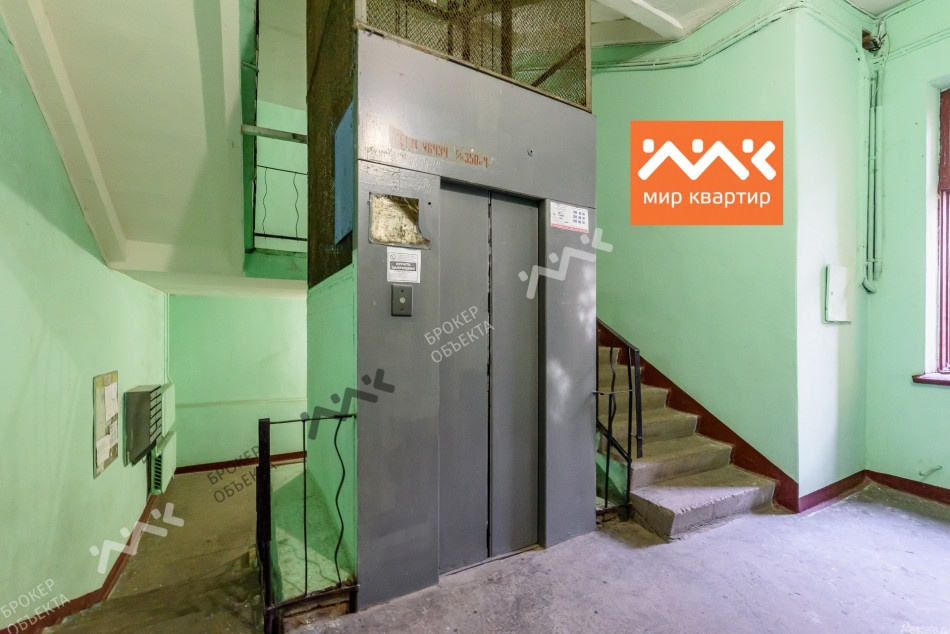 Продажа 3-комн квартиры на вторичном рынке Макаренко пер,  д. 13