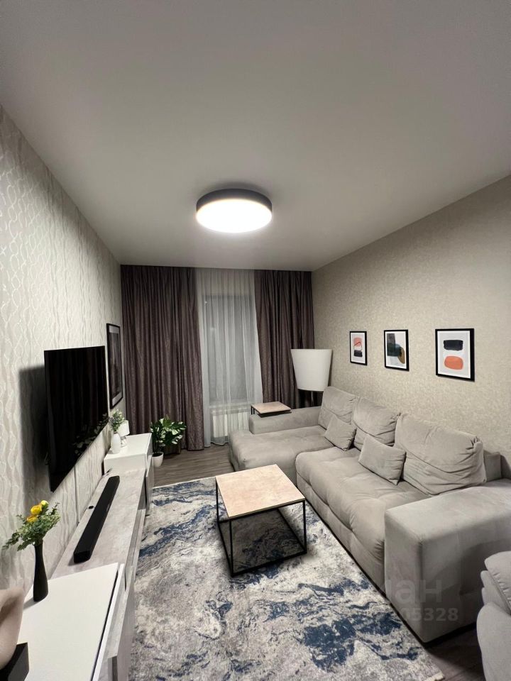 Аренда 2-комн квартиры на вторичном рынке Дибуновская улица, 30