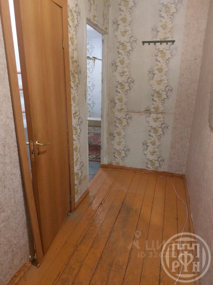 Продажа 2-комн квартиры на вторичном рынке Луга, проспект Кирова, 5