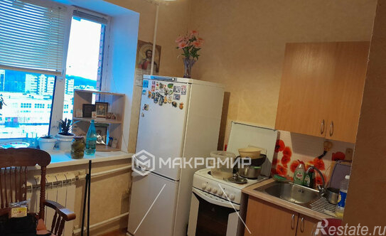 Продажа 1-комн квартиры на вторичном рынке Луга, пр-кт Урицкого,  д. 76