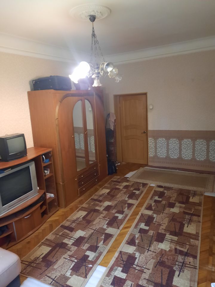 Продажа 3-комн квартиры на вторичном рынке Лечебная улица, 19