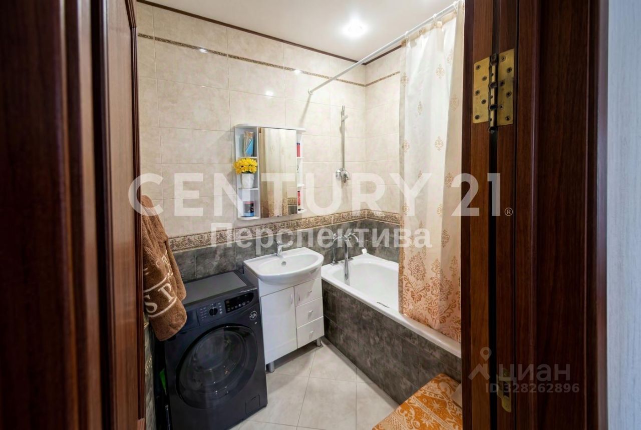 Аренда 3-комн квартиры на вторичном рынке Октябрьский пгт, улица Ленина, 25