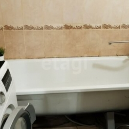 Продажа 2-комн квартиры на вторичном рынке Мирный, Комсомольская улица,  д. 12