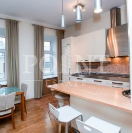 Продажа 3-комн квартиры на вторичном рынке улица Петровка,  д. 28 с2