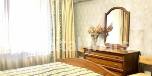 3-комн квартира улица Богданова,  д. 4