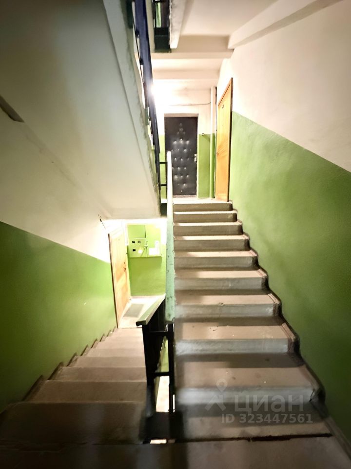 Продажа 1-комн квартиры на вторичном рынке Гатчина, проспект 25 Октября, 50