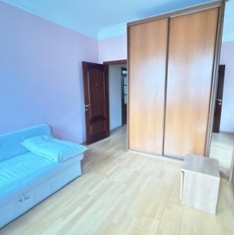 Аренда 4-комн квартиры на вторичном рынке Зубовский проезд,  д. 2,  к. 1