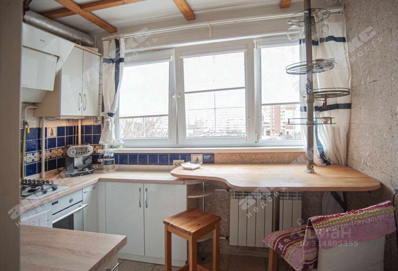 Продажа 3-комн квартиры на вторичном рынке проспект Стачек, 103К1