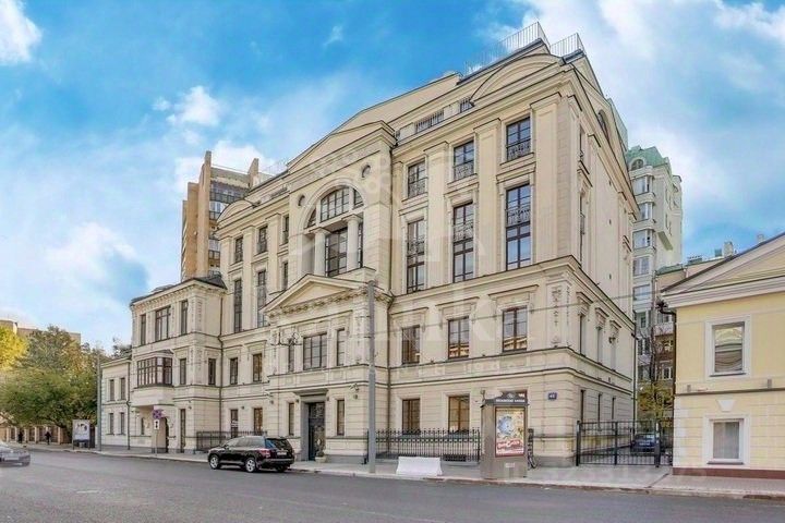 Продажа 5-комн квартиры на вторичном рынке Большая Никитская улица, 45
