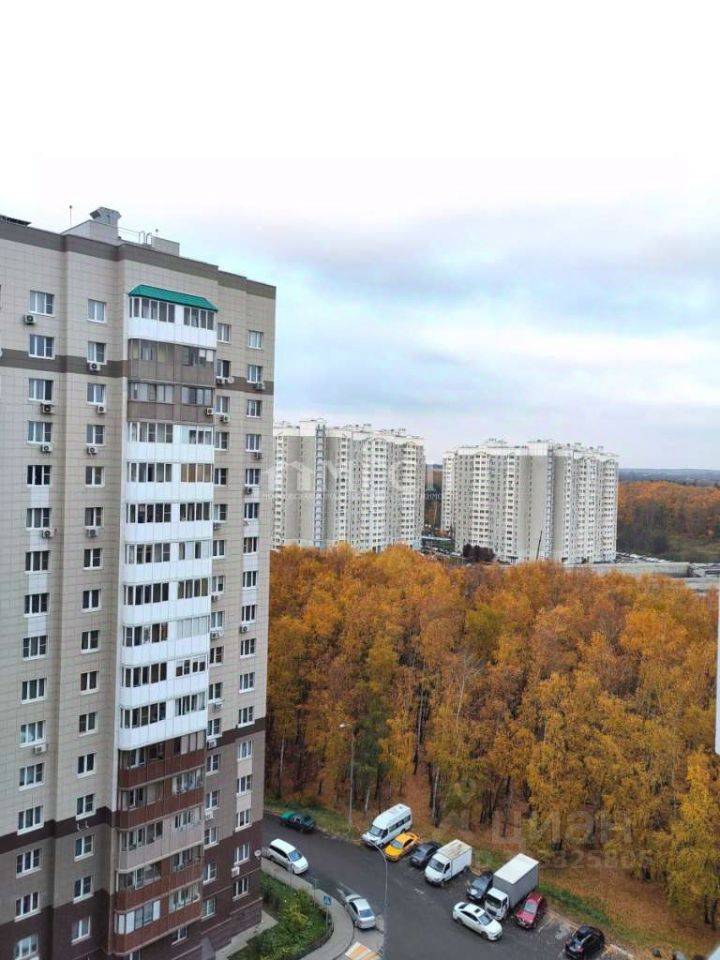 Продажа 2-комн квартиры на вторичном рынке Северный кв-л, д. Сапроново, Купелинка мкр, 13