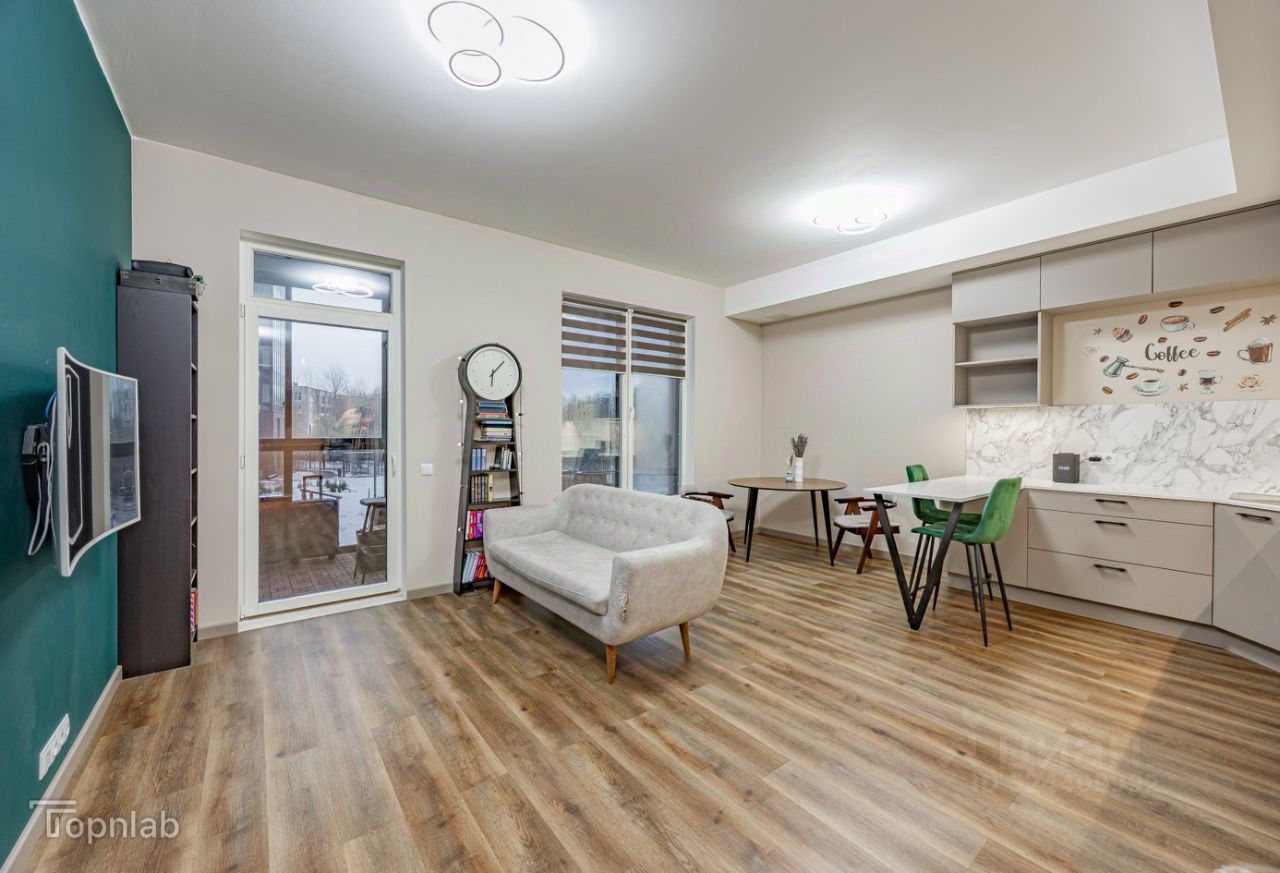 Продажа 3-комн квартиры на вторичном рынке Магнитогорская улица, 3к2