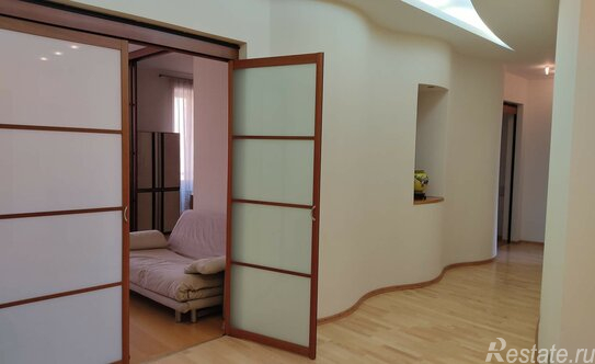 Аренда 4-комн квартиры на вторичном рынке Захарьевская улица,  д. 33