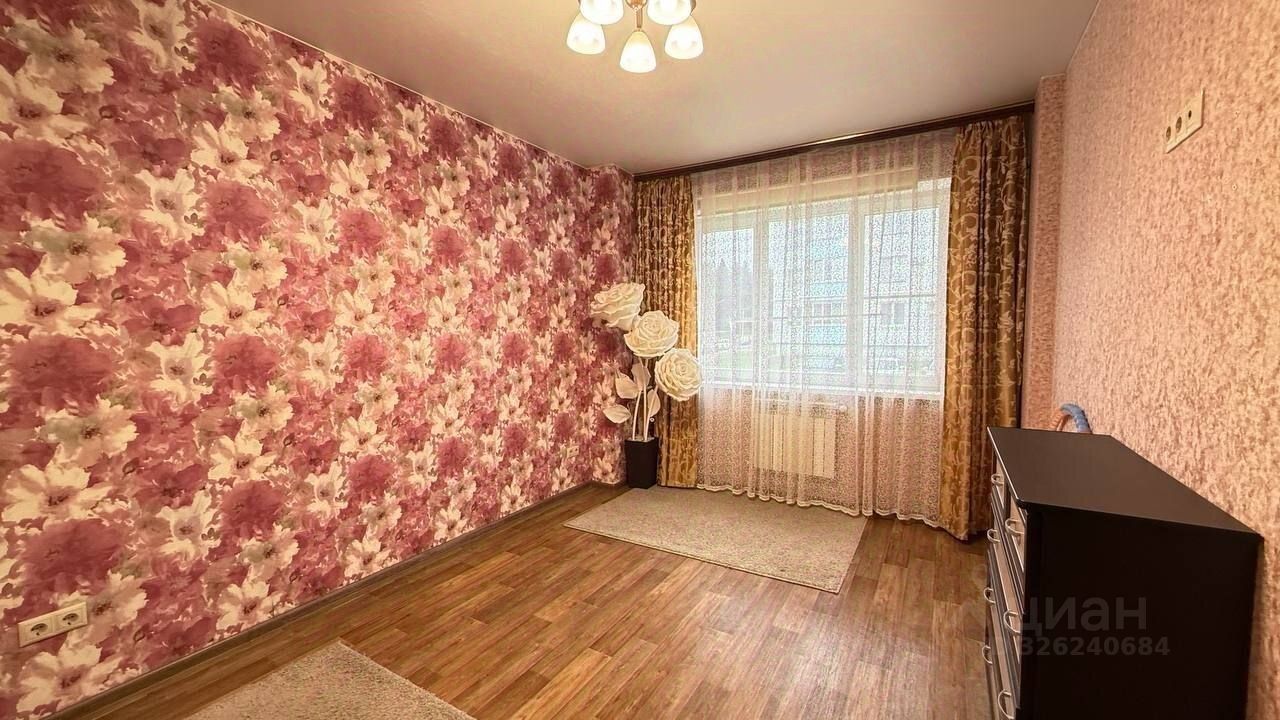 Продажа 3-комн квартиры на вторичном рынке Заречье мкр, 20