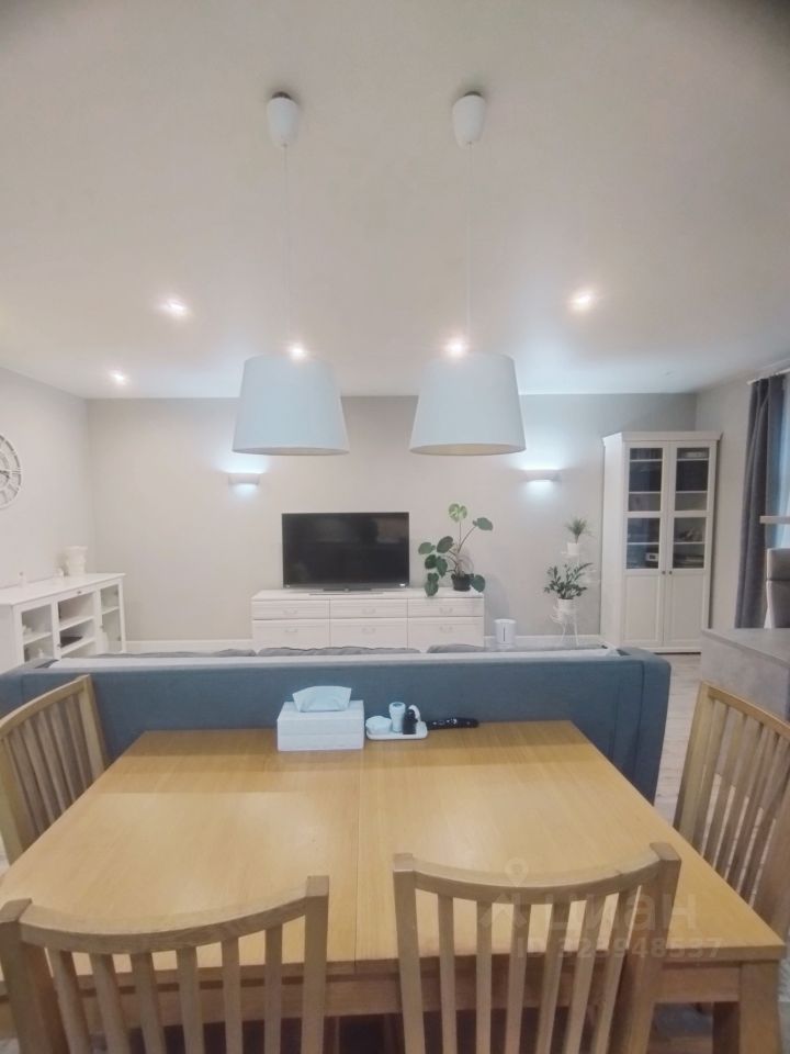 Продажа 2-комн квартиры на вторичном рынке Московский проспект, 73к5