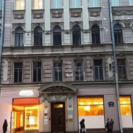 Продажа 4-комн квартиры на вторичном рынке Невский пр-кт,  д. 140