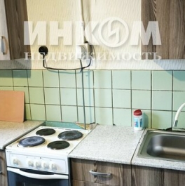 Продажа 2-комн квартиры на вторичном рынке улица Исаковского,  д. 2 к1