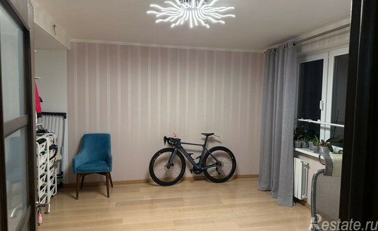 Продажа 3-комн квартиры на вторичном рынке Гурьянова ул,  д. 2 к3