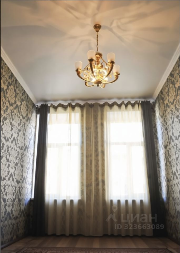 Продажа 2-комн квартиры на вторичном рынке 11-я Васильевского острова линия, 32/44