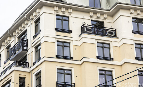 Продажа 4-комн квартиры на вторичном рынке Смольный пр-кт,  д. 6