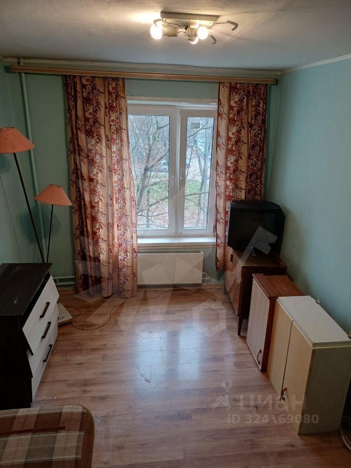 Продажа 2-комн квартиры на вторичном рынке улица Островитянова, 39