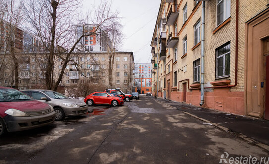 Продажа 2-комн квартиры на вторичном рынке Фарфоровская улица,  д. 30