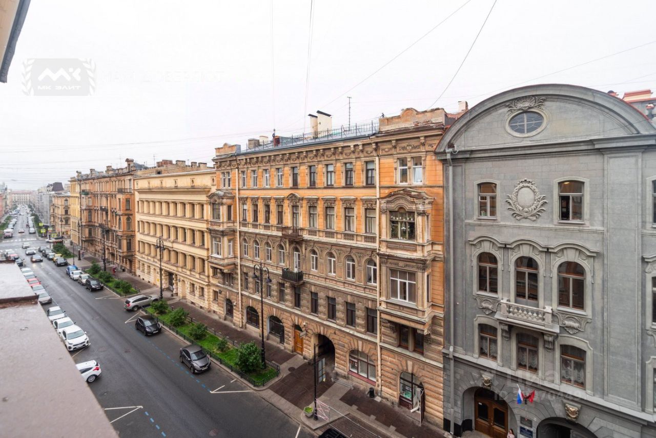 Продажа 5-комн квартиры на вторичном рынке Моховая улица, 18