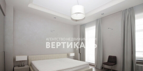 3-комн квартира улица Серафимовича,  д. 2/20