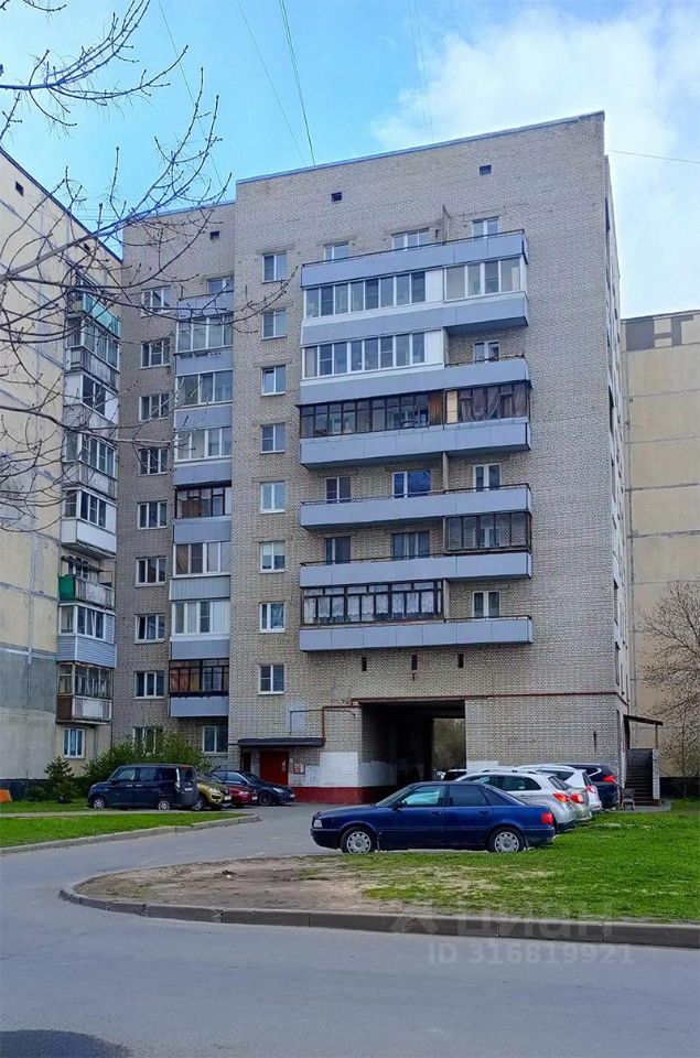 Продажа 1-комн квартиры на вторичном рынке Колпино, Заводской проспект, 42